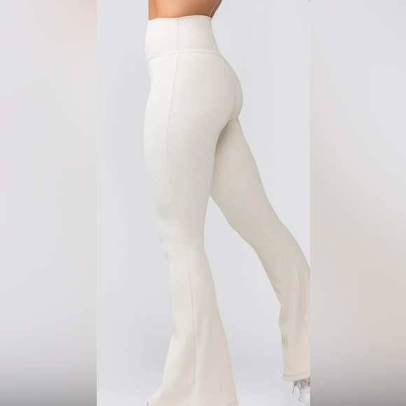 Forever 21 Pants - Forever 21 activewear flare leggings